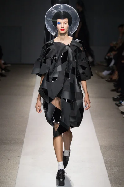 Look 28